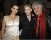 20091010-madonna-penelope-cruz-pedro-almodovar-06.jpg
